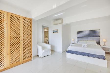 Lagoon Luxury Suites - 21