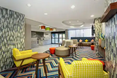 Hampton Inn Orlando-International Airport - 2