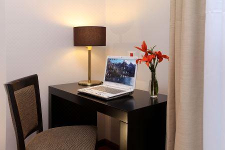Europlaza & Suites - 18