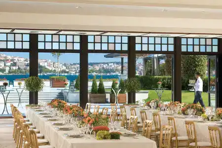 Four Seasons Istanbul at the Bosphorus - 8