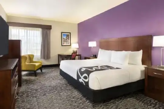 La Quinta Inn & Suites by Wyndham Fresno Northwest - 22