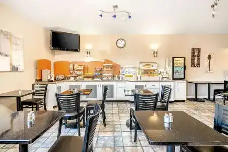 SureStayPlus by Best Western San Jose Central City - 4
