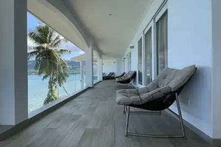 VallonEnd Beachfront Villa with Excellent View - 5