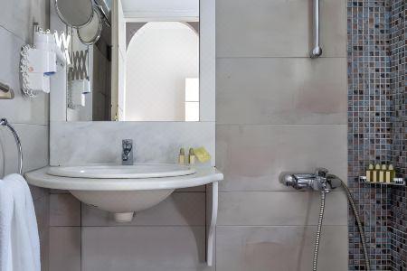 Loizos Stylish Residences - 98
