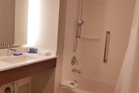 Holiday Inn Express & Suites SURREY by IHG - 50