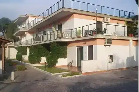 Miramare Residence Guest House - 1