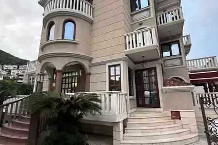 Villa Lux - 1
