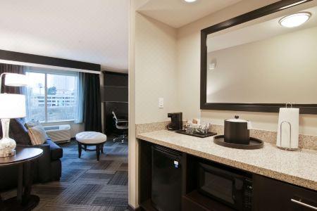 Hampton Inn & Suites Bellevue Downtown-Seattle - 11