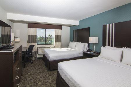 Holiday Inn Express & Suites CARLSBAD BEACH by IHG - 14