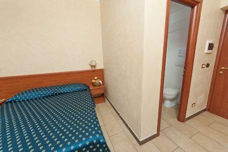 Cesar Palace Guesthouse - 9