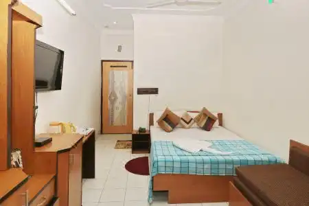 Super OYO Collection O Ketan Regency Near Acropolis Mall - 6