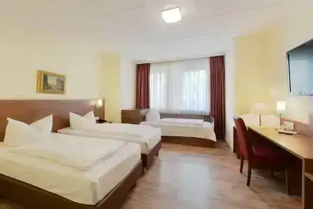 Adam's Hostel - 4