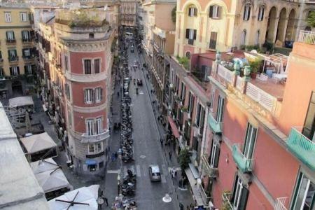 B&B Napoli La scalinata di Chiaia - 9