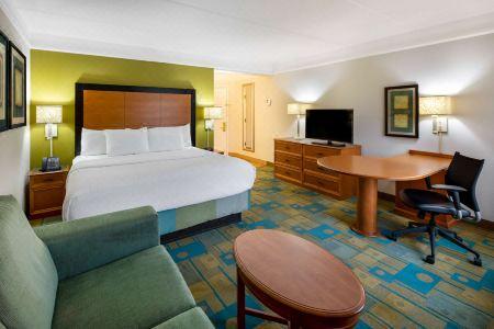 La Quinta Inn & Suites by Wyndham Greenville Haywood - 26