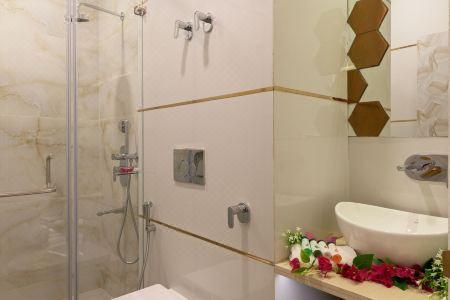 Sarang Palace - A Luxury Boutique - 109