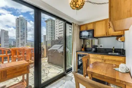 Castle Bamboo Waikīkī - 32