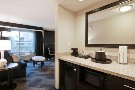 Hampton Inn & Suites Bellevue Downtown-Seattle - 14