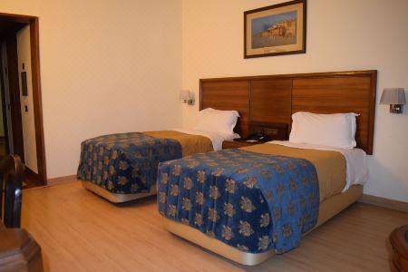 Samrat, New Delhi - 61