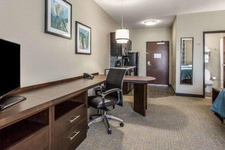 MainStay Suites Midland - 36