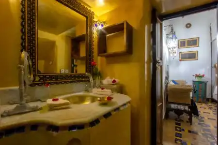 Riad Kaiss by Anika - 132