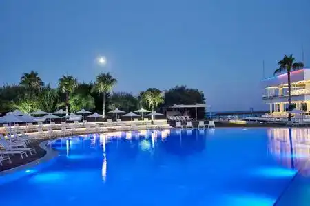 So White Beach Resort - 0