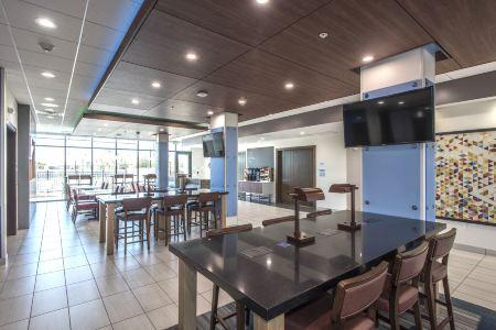 Holiday Inn Express & Suites PHOENIX NORTH - HAPPY VALLEY by IHG - 4