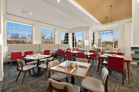 Hilton Garden Inn - 9