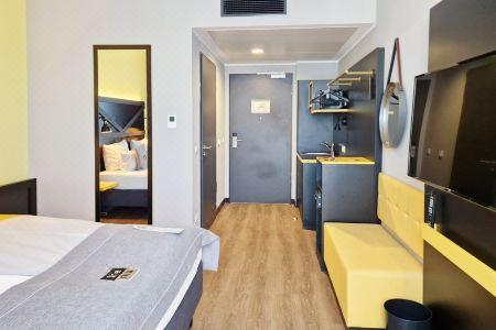 Holiday Inn - the niu, FURY ASCHHEIM MESSE by IHG - 50