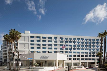 Hilton - 0