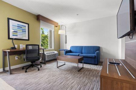 Holiday Inn Express & Suites SURREY by IHG - 65