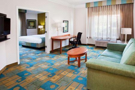 La Quinta Inn & Suites by Wyndham Greenville Haywood - 25