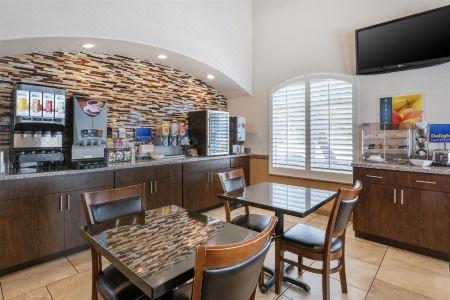 Best Western Tolleson - 8