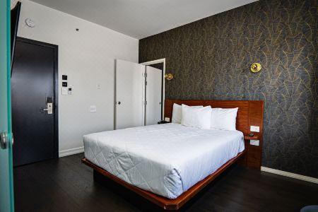 H by H Hospitality - 110