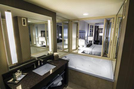Hilton Niagara Falls/ Fallsview and Suites - 136