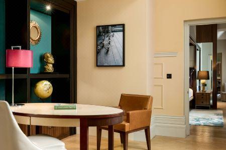 St. Pancras London, Autograph Collection - 70