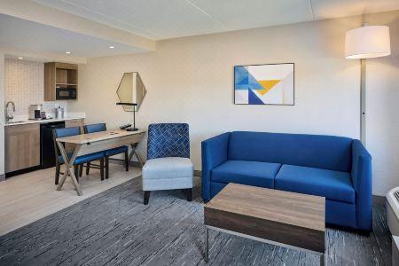Holiday Inn Express & Suites KITCHENER SOUTHEAST by IHG - 39