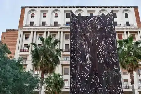 Piazza Carità - 6