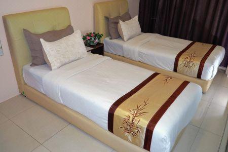 27 North Kota Kemuning Holiday Homes - 20