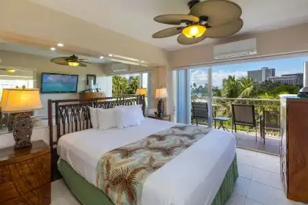 Waikiki Shore by OUTRIGGER - 43