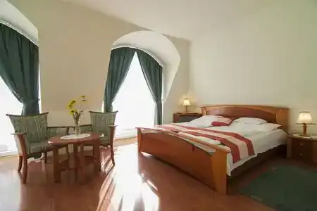 Gosztola Gyöngye-az erdő szállodája - 9