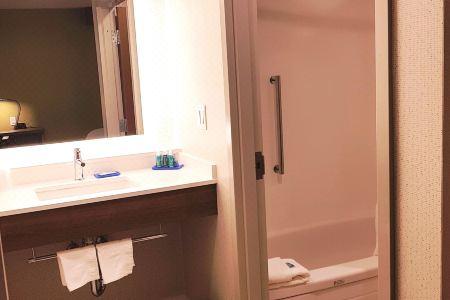 Holiday Inn Express & Suites SURREY by IHG - 76