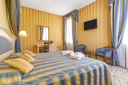 Bella Venezia - 90
