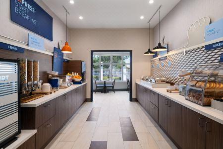 Holiday Inn Express St. Petersburg North (I-275) by IHG - 9