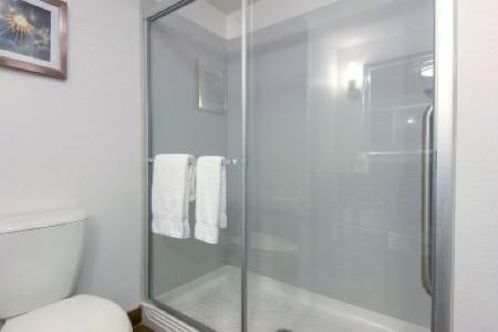 Holiday Inn Express & Suites CARLSBAD BEACH by IHG - 15