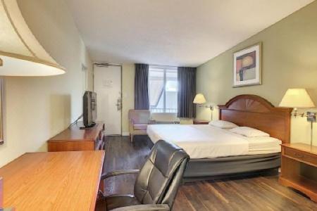 Stayable Orlando at Florida Mall - 9