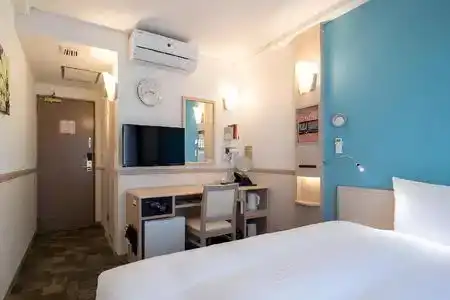 Toyoko Inn Chiba Makuhari - 2