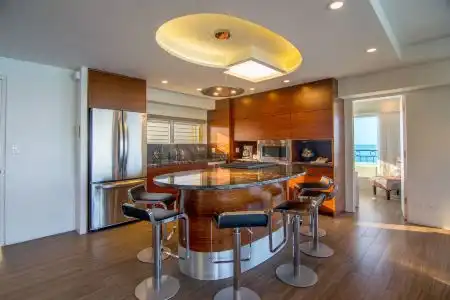 Waikiki Shore by OUTRIGGER - 90