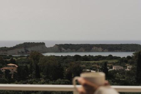Lagoon Luxury Suites - 14