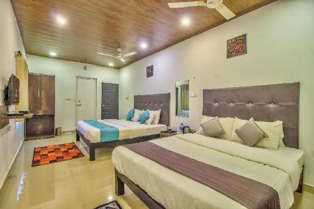 Fabexpress Balaji Inn - 1