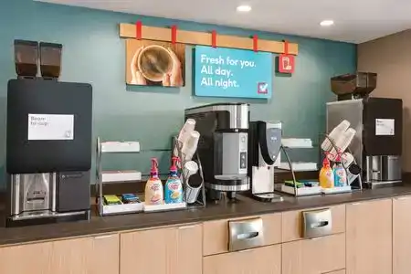 avid Orlando International Airport by IHG - 3